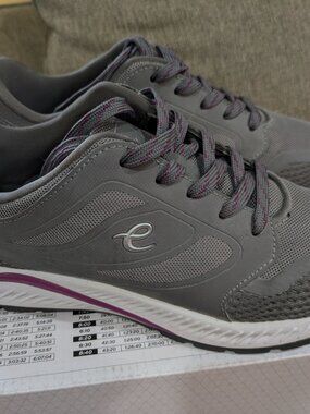 Easy Spirit SEHUGS Women's Gray Walking Shoes Size 6M Sneakers